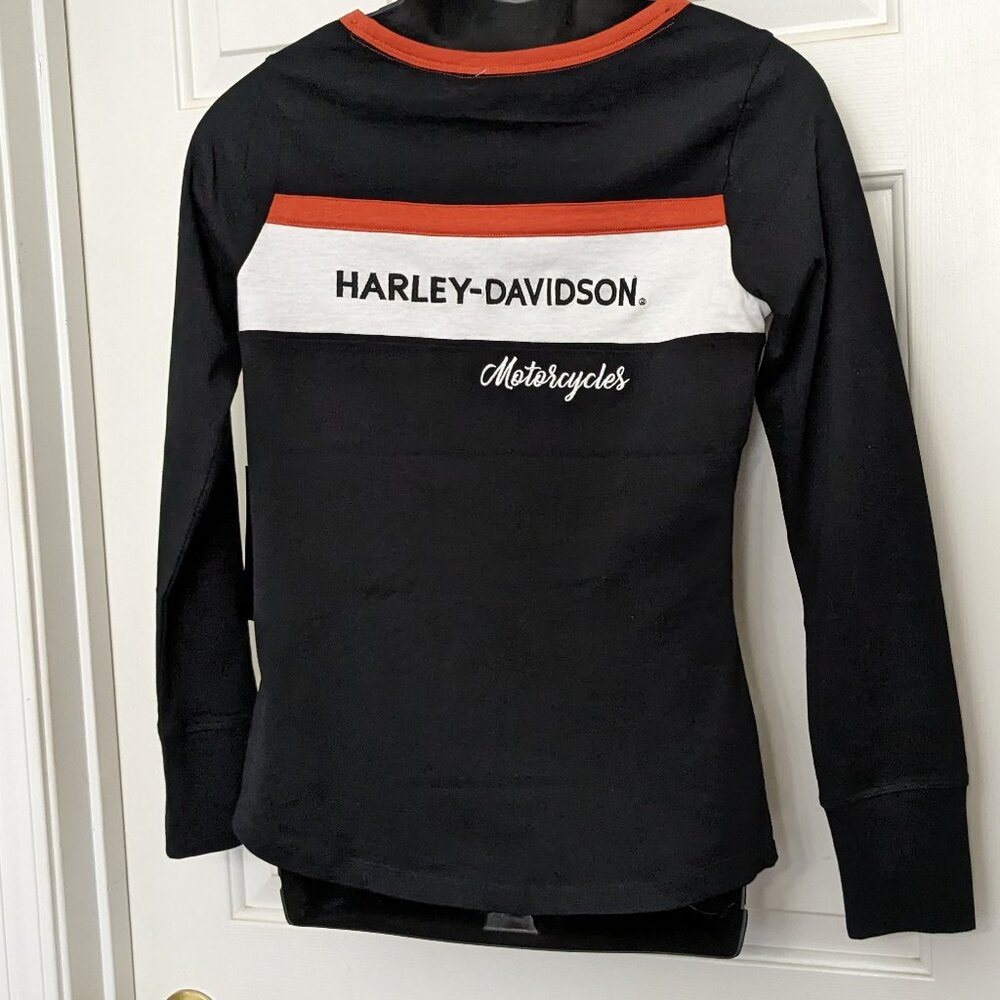 Harley-Davidson® Women's Elongated Black Long Sleeve T-Shirt SZ Small black - Picture 6 of 11